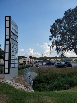 Plus de détails pour 123-195 E Bloomingdale Ave, Brandon, FL - Local commercial à louer