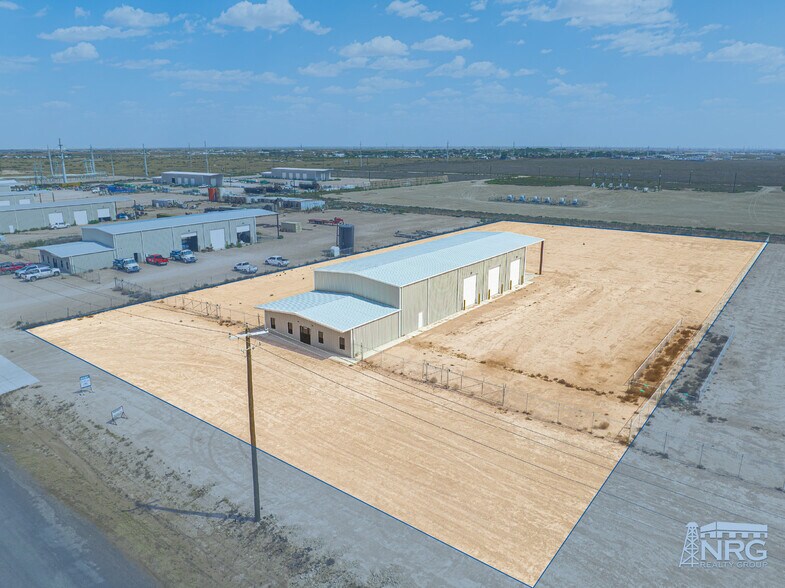 2700 E County Rd 130, Midland, TX à louer - Photo de l’immeuble – Image 3 sur 11