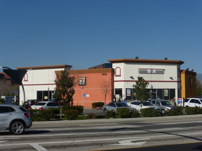 1935 S Waterman Ave, San Bernardino, CA à louer - Photo de l’immeuble – Image 2 sur 8