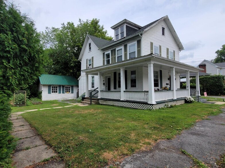 305 E Laurel St, Philipsburg, PA à vendre - Photo principale – Image 1 sur 2