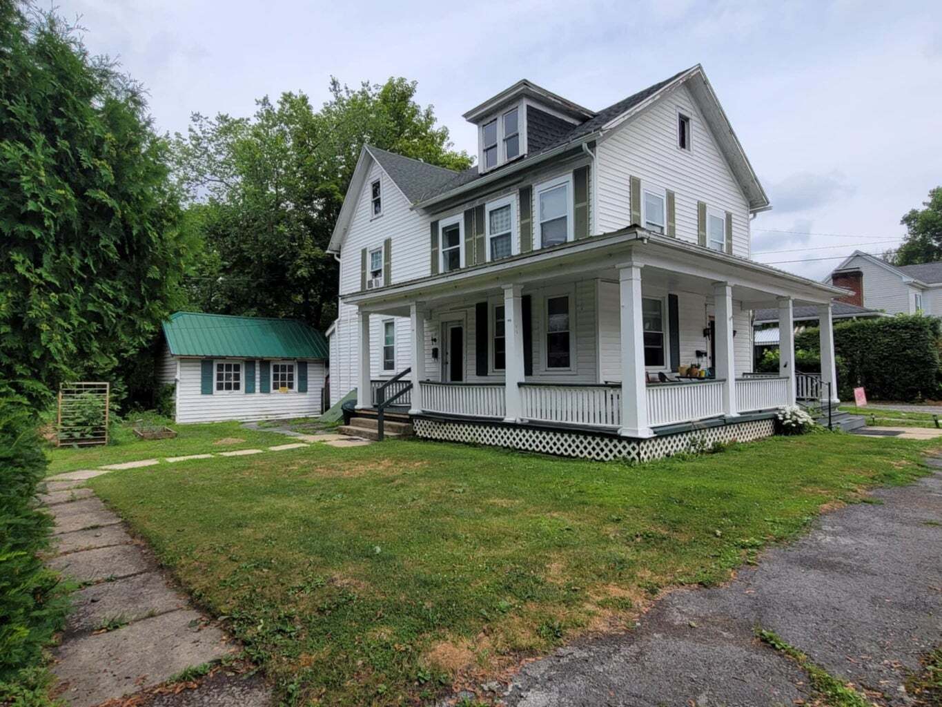 305 E Laurel St, Philipsburg, PA à vendre Photo principale– Image 1 sur 3