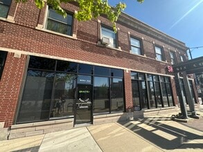 4006-4012 N Milwaukee Ave, Chicago, IL à louer Photo de l’immeuble– Image 2 sur 8