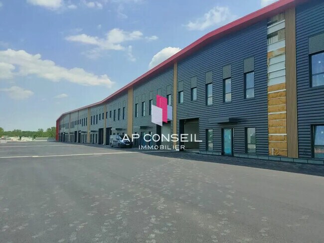 Plus de détails pour Bureau, Local d'activités à louer