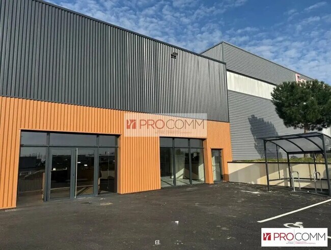 Plus de détails pour Local commercial à louer