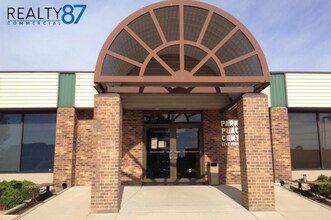 1241 Park Pl NE, Cedar Rapids, IA à louer Photo de l’immeuble– Image 2 sur 24