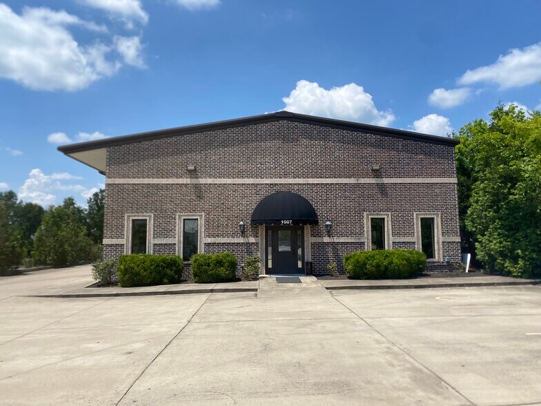 1007 Lavern Cir, Hendersonville, TN à louer - Photo de l’immeuble – Image 2 sur 3
