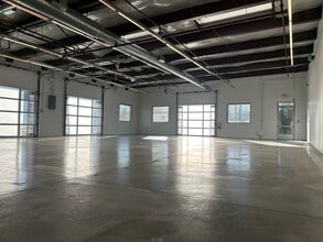 3901 SE Naef Rd, Portland, OR à louer Photo intérieure– Image 1 sur 9