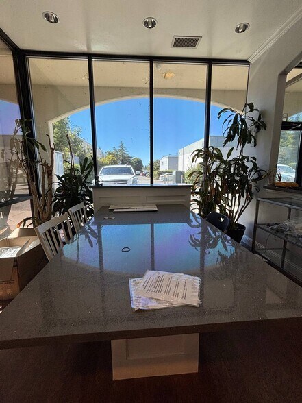 5945 Jetton Ln, Loomis, CA à louer - Photo de l’immeuble – Image 2 sur 4