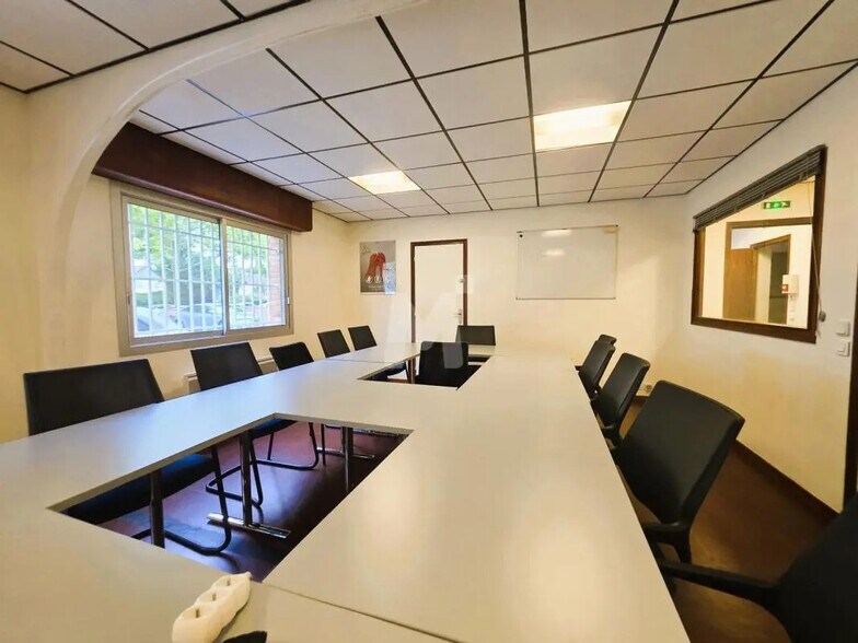 Bureau dans Évry-Courcouronnes à vendre - Photo intérieure – Image 3 sur 6