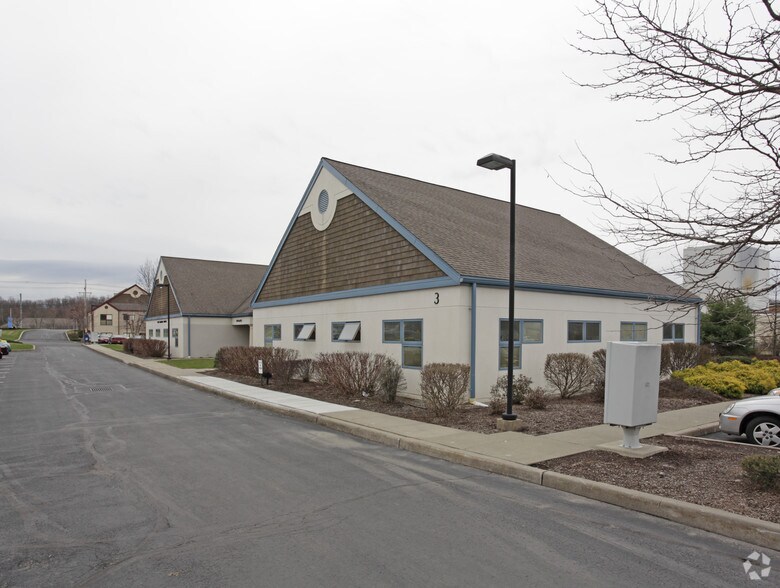 3 Hatfield Ln, Goshen, NY à louer - Photo de l’immeuble – Image 2 sur 2
