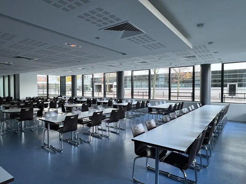 8 Avenue De Lunca, Montigny-le-Bretonneux à louer - Photo intérieure – Image 3 sur 11