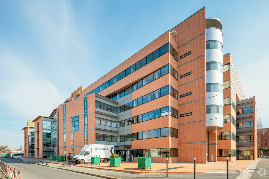 4-10 Rue Truillot, Ivry-sur-Seine à louer - Photo de l’immeuble – Image 2 sur 28