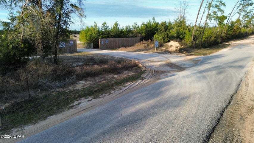 14201 Gainer Rd, Youngstown, FL à vendre - Photo de l’immeuble – Image 3 sur 5