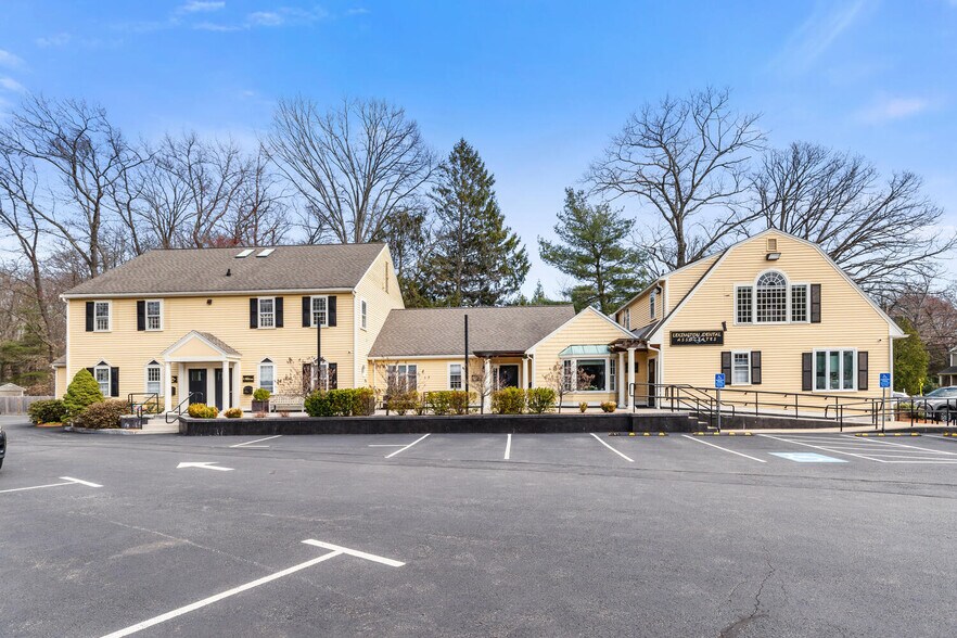 271 Lincoln St, Lexington, MA à louer - Photo de l’immeuble – Image 2 sur 17