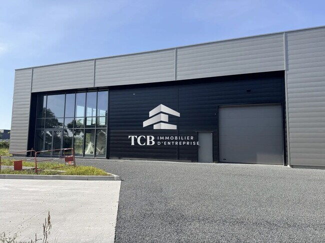 Plus de détails pour Local d'activités à louer