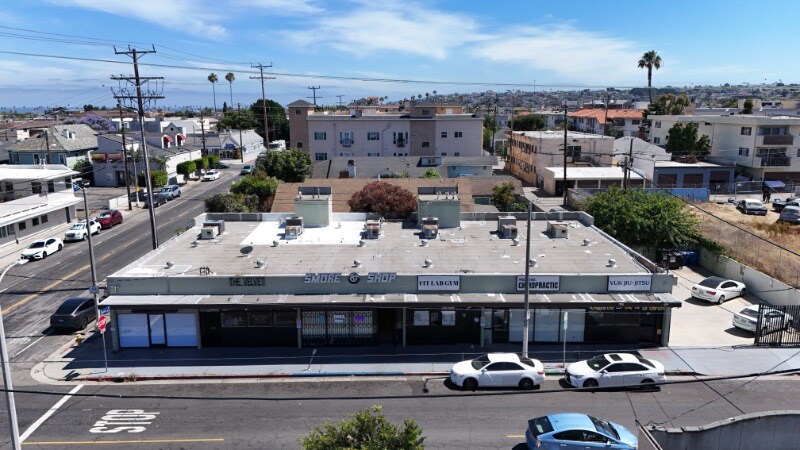 601-611 W 6th St, San Pedro, CA à vendre - Photo de l’immeuble – Image 3 sur 11