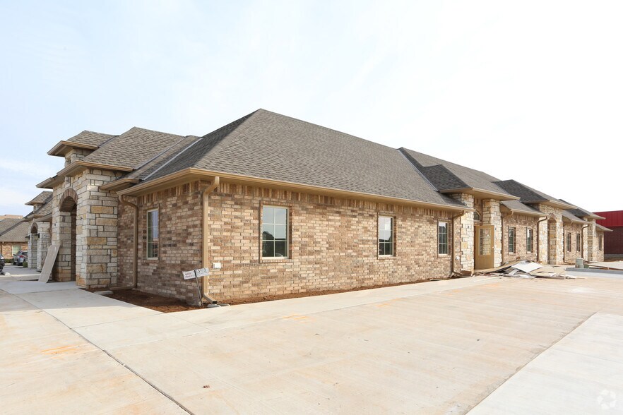 13913-13917 Technology Dr, Oklahoma City, OK à vendre - Photo de l’immeuble – Image 1 sur 9