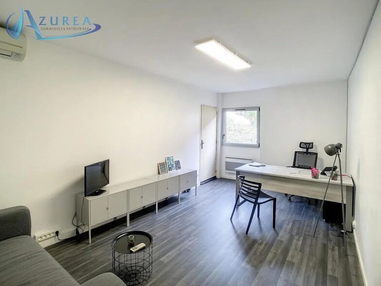 Bureau dans Nice à louer - Photo de l’immeuble – Image 3 sur 7