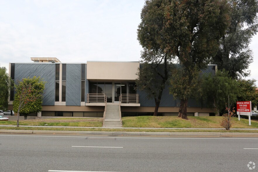 3475 Torrance Blvd, Torrance, CA à louer - Photo principale – Image 1 sur 10