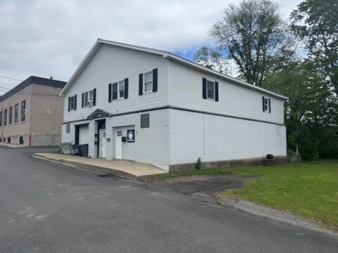 108 Ball St, East Syracuse, NY à vendre - Photo de l’immeuble – Image 3 sur 35
