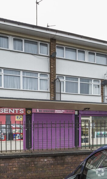 5 Queens Ave, Widnes à louer - Photo principale – Image 1 sur 2