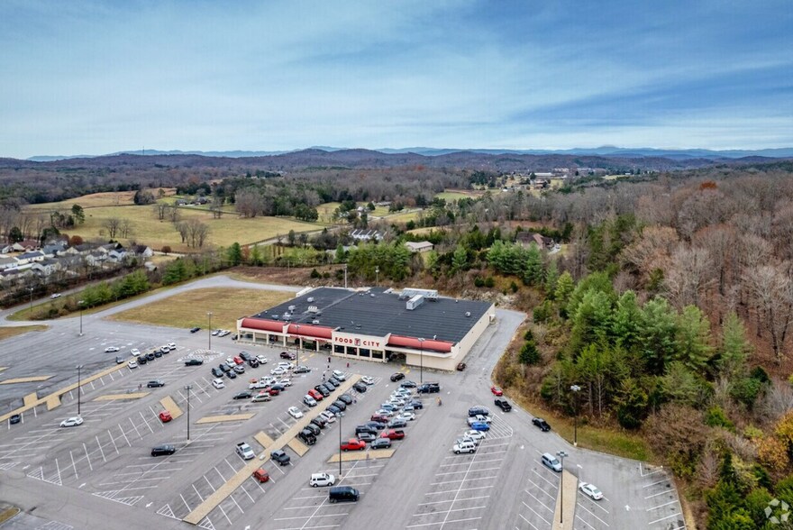 7510 Asheville Hwy, Knoxville, TN à vendre - Photo de l’immeuble – Image 3 sur 6