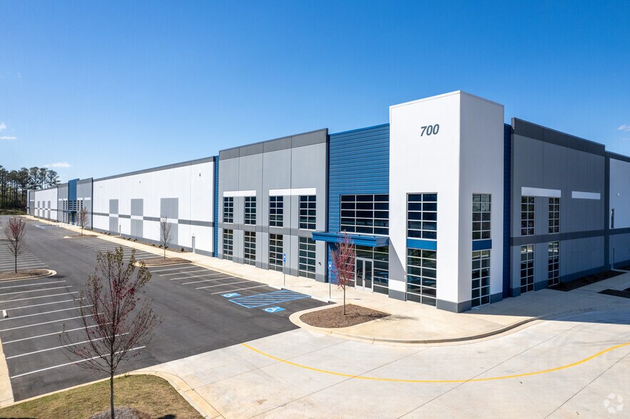 660 Highway 16 E, Newnan, GA à louer - Photo de l’immeuble – Image 2 sur 6