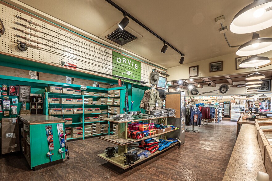 1791 Hwy 173, Navajo Dam, NM à vendre - Photo intérieure – Image 2 sur 6