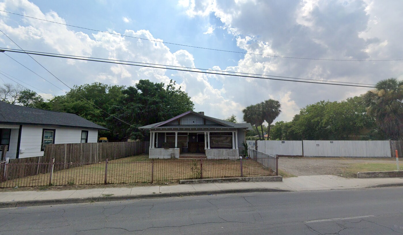 5311 S Flores St, San Antonio, TX à vendre Photo de l’immeuble– Image 1 sur 6
