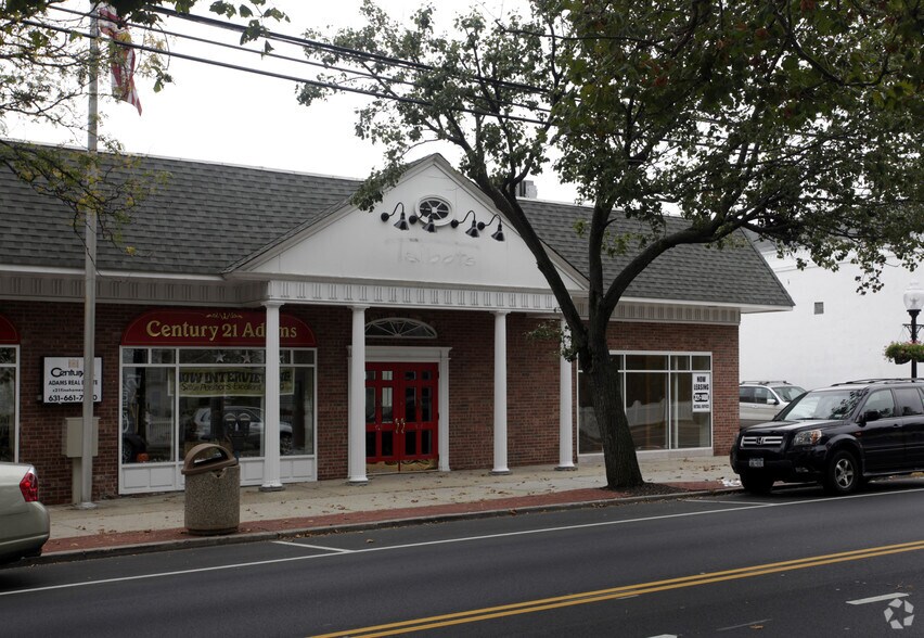 72 E Main St, Babylon, NY à louer - Photo de l’immeuble – Image 2 sur 4