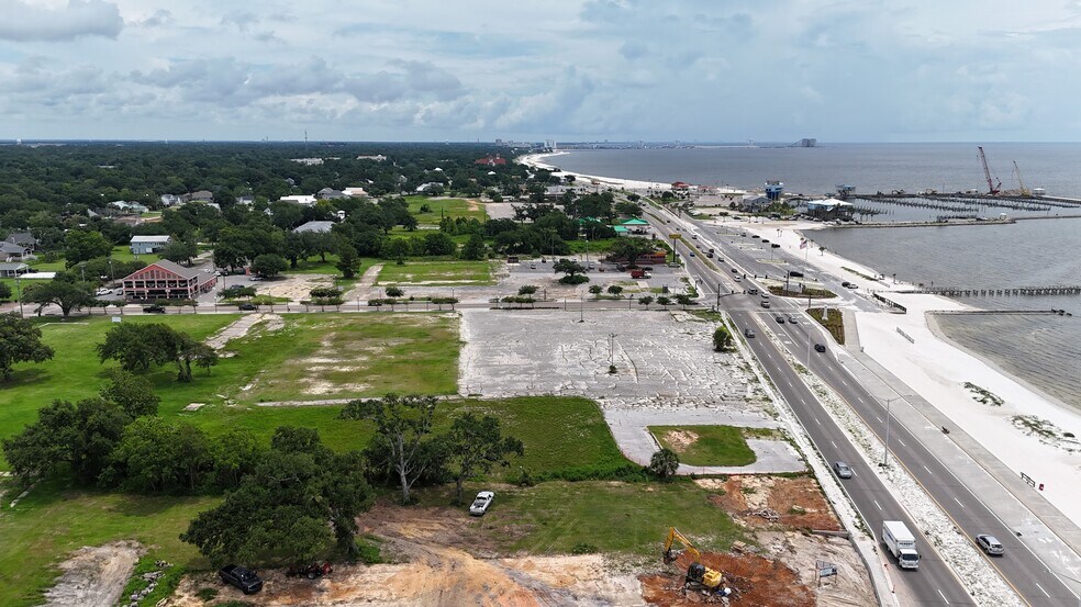 102 W Beach Blvd, Long Beach, MS à vendre - Photo de l’immeuble – Image 2 sur 9