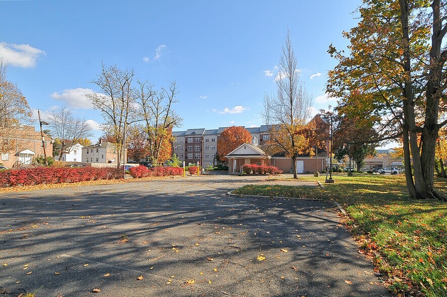 335 E Front St, Plainfield, NJ à vendre - Photo de l’immeuble – Image 3 sur 7