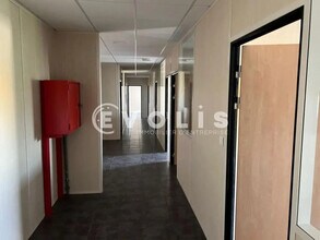 Local d’activités dans Saint-Priest à louer Photo intérieure– Image 2 sur 13