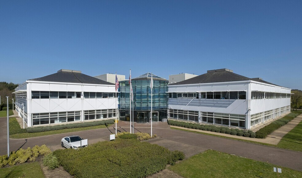 1 Longwalk Rd, Uxbridge à louer - Photo de l’immeuble – Image 1 sur 8