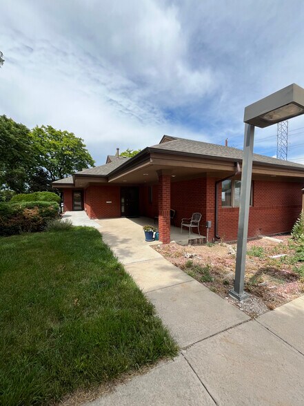 1074 S Alkire St, Lakewood, CO à louer - Photo de l’immeuble – Image 1 sur 12
