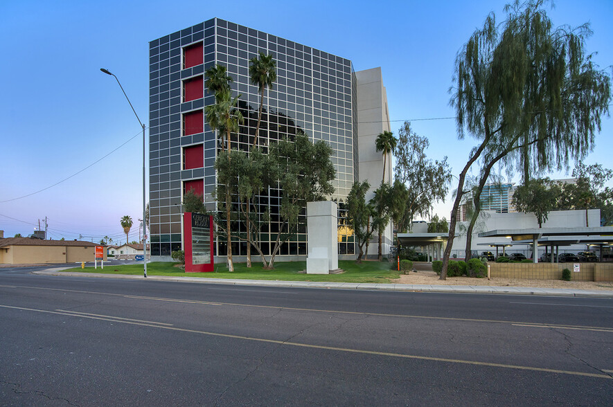 3330 N 2nd St, Phoenix, AZ à louer - Photo de l’immeuble – Image 3 sur 9