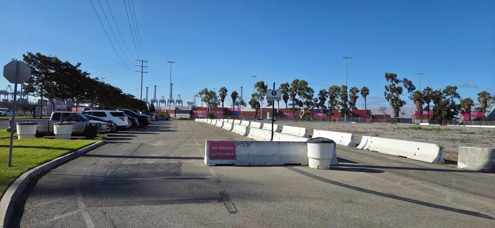 925 Harbor Plaza, Long Beach, CA à louer - Photo de l’immeuble – Image 2 sur 4