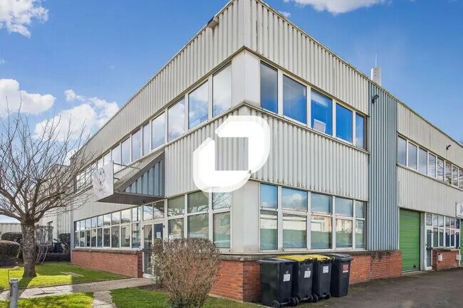 Plus de détails pour Local d’activités à vendre