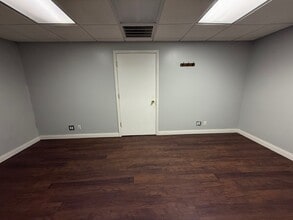 105 E Jackson St, Muncie, IN à louer Photo intérieure– Image 2 sur 4