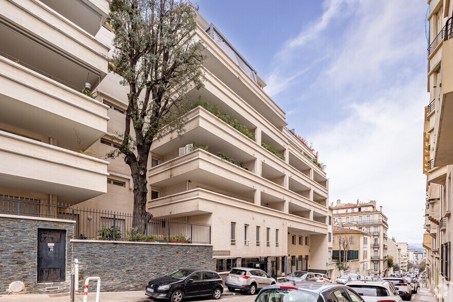 Bureau dans Marseille à louer - Photo principale – Image 1 sur 2