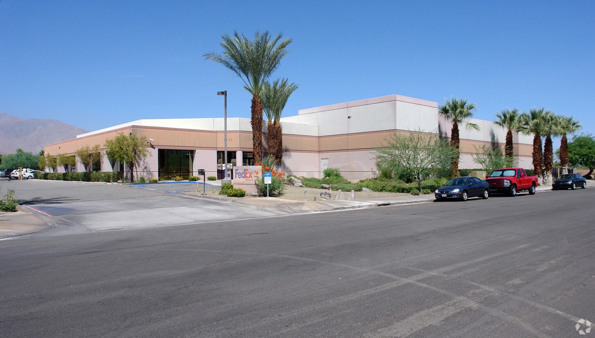 1111 Bird Center Dr, Palm Springs, CA à louer Photo principale– Image 1 sur 8