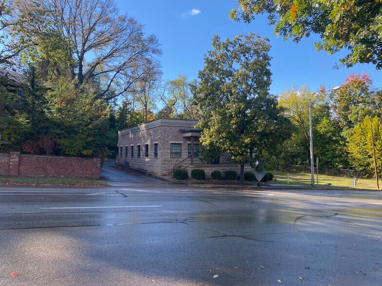 805-807 N College Ave, Bloomington, IN à vendre - Photo de l’immeuble – Image 1 sur 9