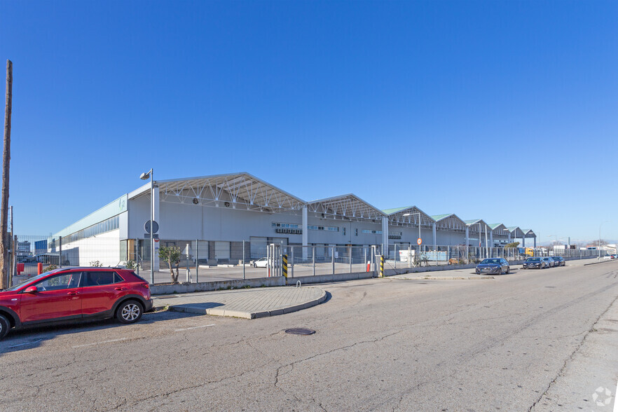 Industriel/Logistique dans Coslada, Madrid à louer - Photo de l’immeuble – Image 1 sur 9