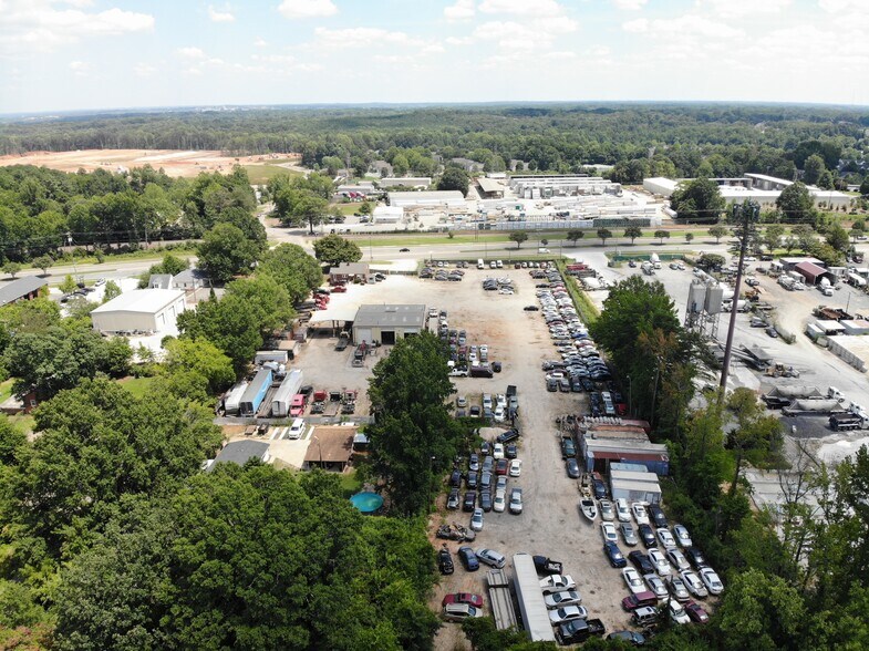 7325 Old Statesville Rd, Charlotte, NC à louer - Photo de l’immeuble – Image 3 sur 7