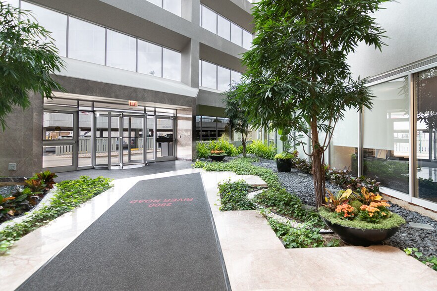 2800 S River Rd, Des Plaines, IL à louer - Photo de l’immeuble – Image 3 sur 12