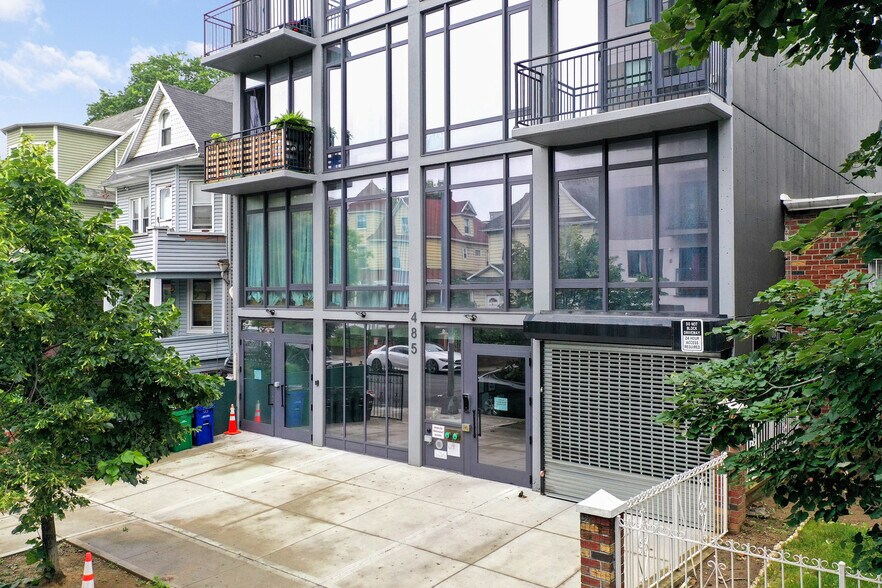 485 E 28th St & 1463 New York Ave ave, Brooklyn, NY à vendre - Photo principale – Image 3 sur 17