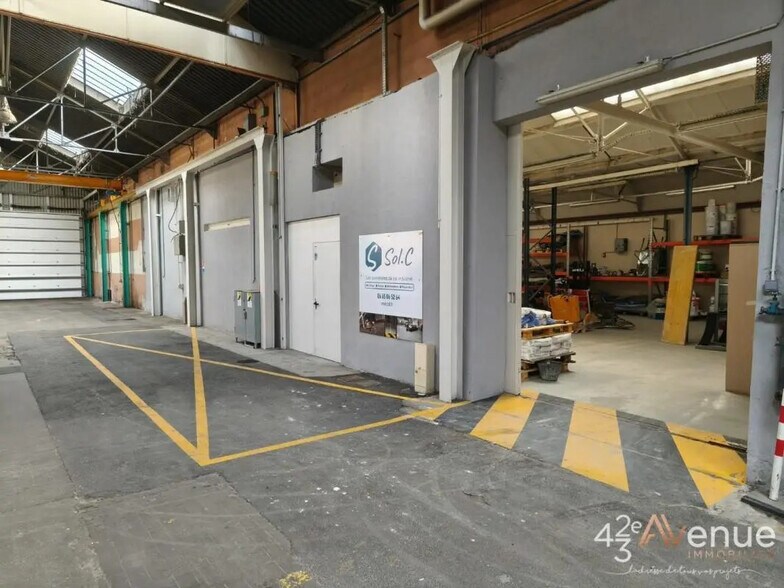 Industriel/Logistique dans Saint-Étienne à vendre - Photo principale – Image 1 sur 5