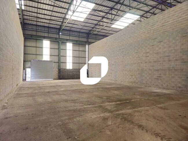 Plus de détails pour Local d’activités à vendre