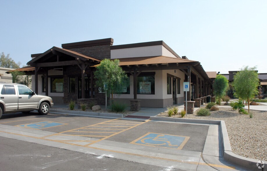 811 N Tegner St, Wickenburg, AZ à louer - Photo de l’immeuble – Image 3 sur 5