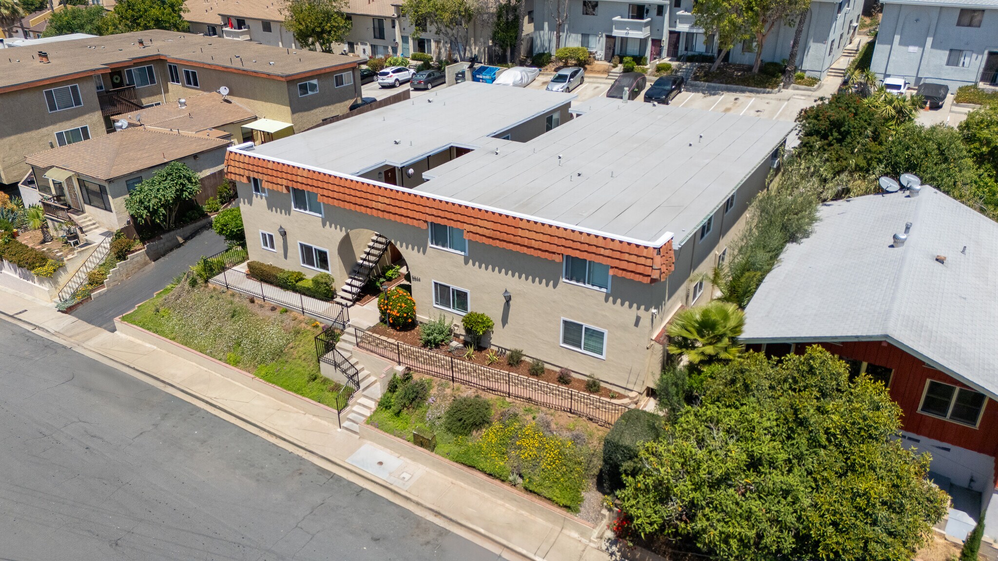 5844 Riley St, San Diego, CA à vendre Photo principale– Image 1 sur 48